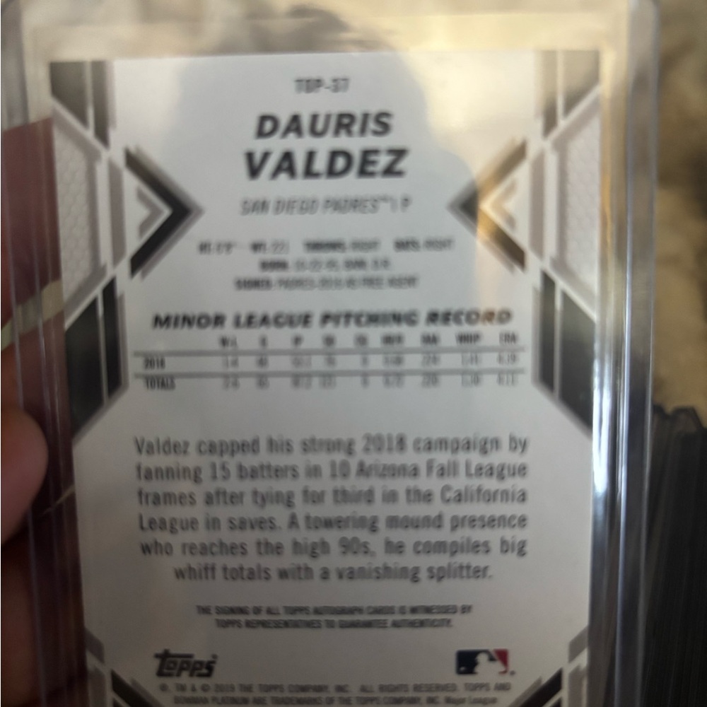 Dairies Valdez Topps Baseball Trading Card